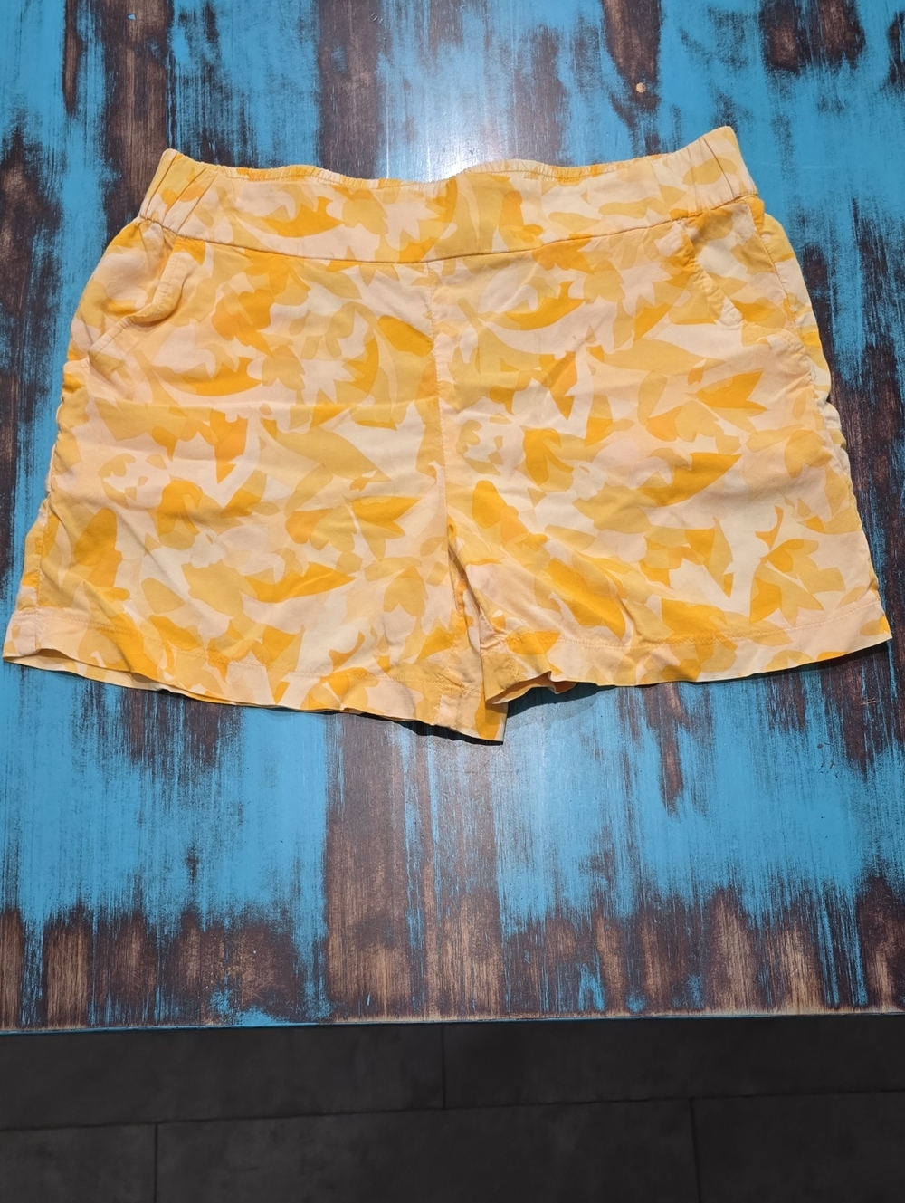 Nine West Yellow Patterned Women's Shorts